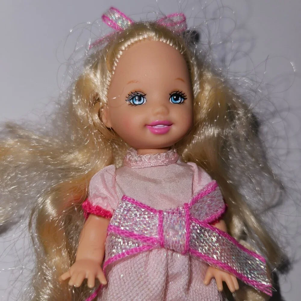 VTG Barbie Rapunzel's Wedding Kelly Flower Girl Blonde 4